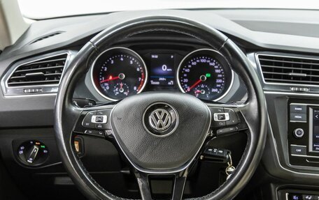 Volkswagen Tiguan II, 2017 год, 2 588 000 рублей, 18 фотография