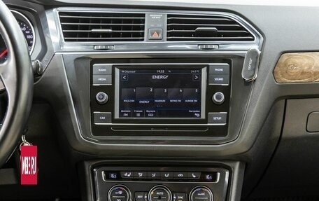 Volkswagen Tiguan II, 2017 год, 2 588 000 рублей, 21 фотография