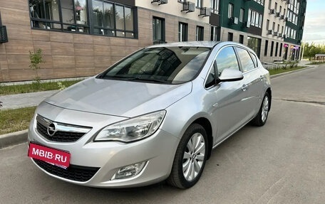 Opel Astra J, 2010 год, 599 000 рублей, 1 фотография