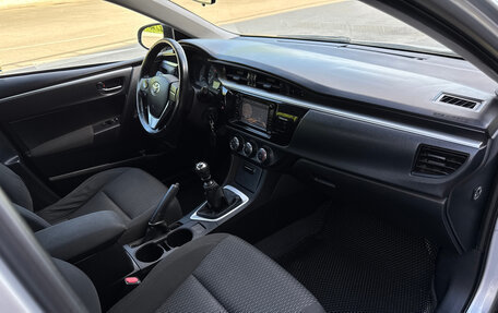 Toyota Corolla, 2013 год, 1 090 000 рублей, 17 фотография