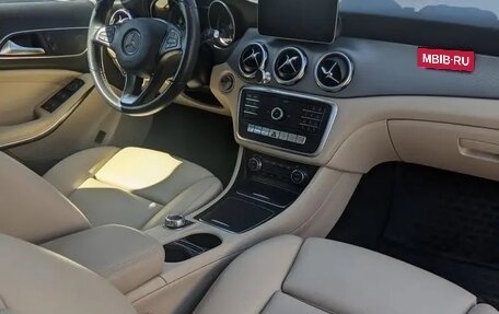 Mercedes-Benz GLA, 2019 год, 2 150 000 рублей, 15 фотография