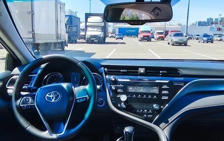 Toyota Camry, 2018 год, 2 400 000 рублей, 2 фотография