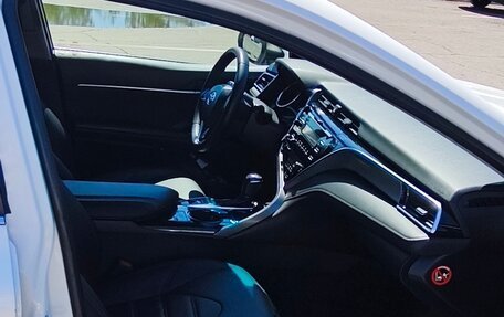 Toyota Camry, 2018 год, 2 400 000 рублей, 4 фотография