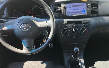 Toyota Corolla, 2004 год, 590 000 рублей, 5 фотография