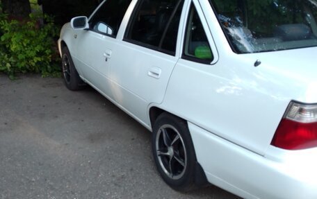 Daewoo Nexia I рестайлинг, 1996 год, 215 000 рублей, 2 фотография