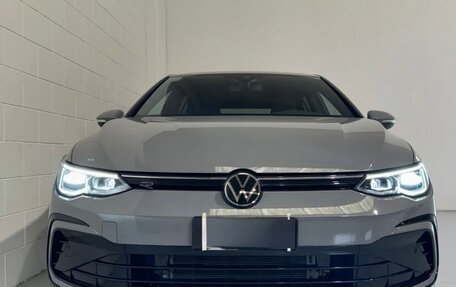 Volkswagen Golf VIII, 2023 год, 1 930 000 рублей, 2 фотография