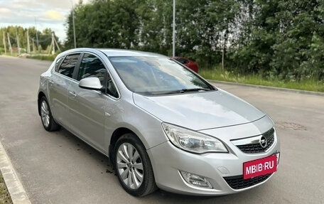 Opel Astra J, 2010 год, 599 000 рублей, 2 фотография