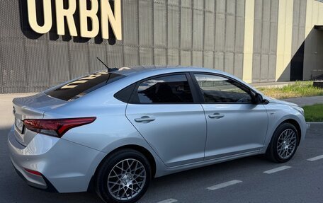 Hyundai Solaris II рестайлинг, 2017 год, 1 030 000 рублей, 4 фотография