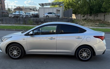 Hyundai Solaris II рестайлинг, 2017 год, 1 030 000 рублей, 2 фотография