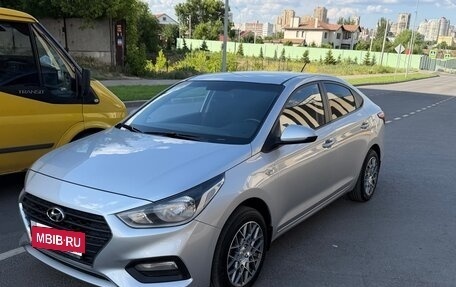 Hyundai Solaris II рестайлинг, 2017 год, 1 030 000 рублей, 3 фотография