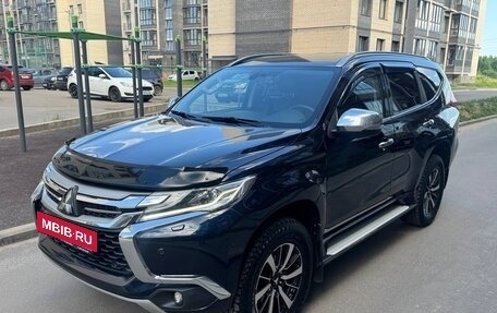 Mitsubishi Pajero Sport III рестайлинг, 2017 год, 2 850 000 рублей, 4 фотография