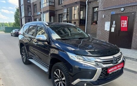 Mitsubishi Pajero Sport III рестайлинг, 2017 год, 2 850 000 рублей, 2 фотография