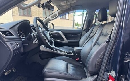 Mitsubishi Pajero Sport III рестайлинг, 2017 год, 2 850 000 рублей, 18 фотография