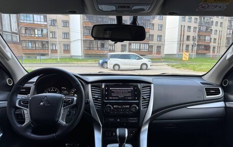 Mitsubishi Pajero Sport III рестайлинг, 2017 год, 2 850 000 рублей, 33 фотография