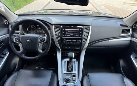 Mitsubishi Pajero Sport III рестайлинг, 2017 год, 2 850 000 рублей, 38 фотография