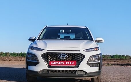 Hyundai Kona I, 2018 год, 1 850 000 рублей, 2 фотография