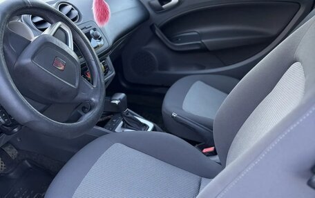 SEAT Ibiza IV рестайлинг 2, 2012 год, 700 000 рублей, 12 фотография