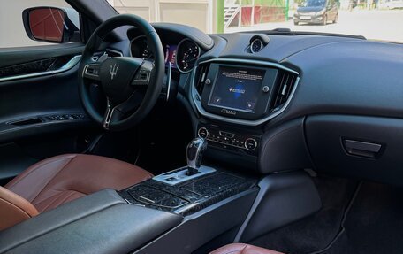 Maserati Ghibli, 2015 год, 2 800 000 рублей, 7 фотография