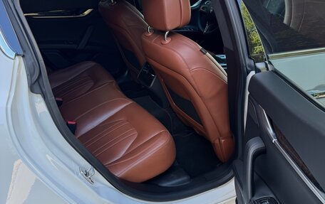 Maserati Ghibli, 2015 год, 2 800 000 рублей, 11 фотография
