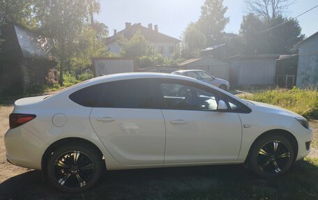 Opel Astra J, 2013 год, 850 000 рублей, 5 фотография