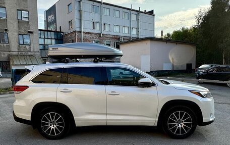 Toyota Highlander III, 2017 год, 3 450 000 рублей, 3 фотография