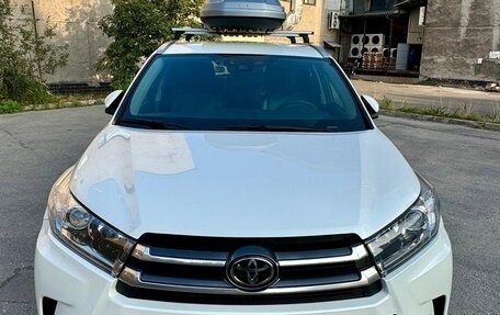 Toyota Highlander III, 2017 год, 3 450 000 рублей, 2 фотография