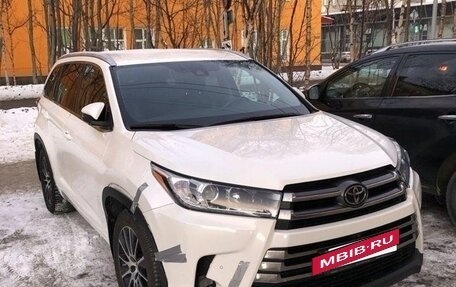 Toyota Highlander III, 2017 год, 3 450 000 рублей, 14 фотография