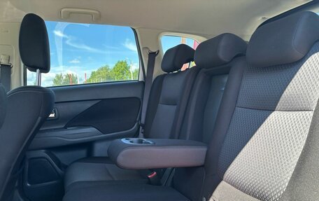 Mitsubishi Outlander III рестайлинг 3, 2018 год, 2 130 000 рублей, 30 фотография