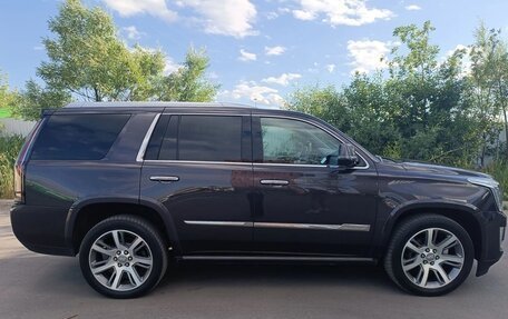 Cadillac Escalade IV, 2016 год, 4 700 000 рублей, 1 фотография