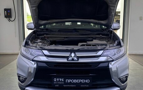 Mitsubishi Outlander III рестайлинг 3, 2018 год, 1 995 000 рублей, 11 фотография