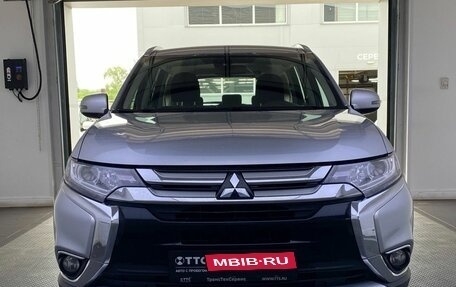 Mitsubishi Outlander III рестайлинг 3, 2018 год, 1 995 000 рублей, 2 фотография
