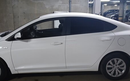 Hyundai Solaris II рестайлинг, 2021 год, 1 325 000 рублей, 3 фотография