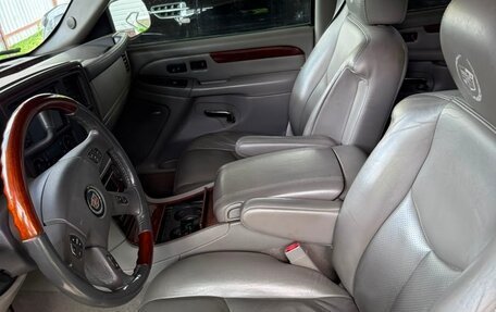 Cadillac Escalade II, 2005 год, 1 000 000 рублей, 7 фотография