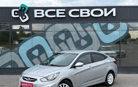 Hyundai Solaris II рестайлинг, 2013 год, 770 000 рублей, 1 фотография