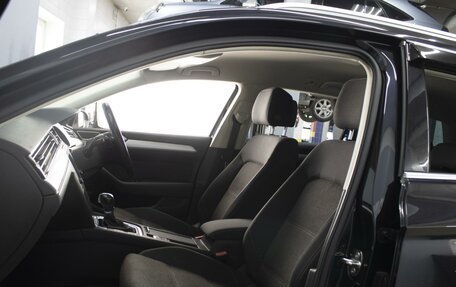 Volkswagen Passat B8 рестайлинг, 2015 год, 1 370 000 рублей, 9 фотография
