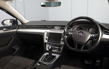 Volkswagen Passat B8 рестайлинг, 2015 год, 1 370 000 рублей, 5 фотография