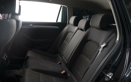Volkswagen Passat B8 рестайлинг, 2015 год, 1 370 000 рублей, 8 фотография