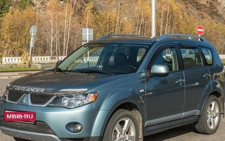 Mitsubishi Outlander III рестайлинг 3, 2008 год, 700 000 рублей, 1 фотография