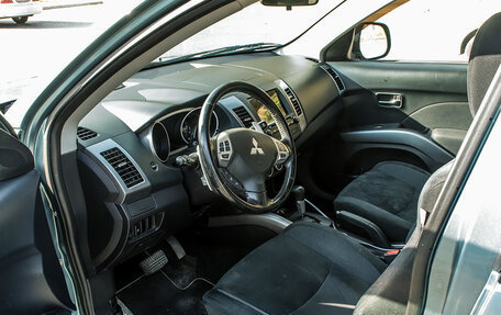 Mitsubishi Outlander III рестайлинг 3, 2008 год, 700 000 рублей, 9 фотография