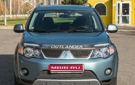 Mitsubishi Outlander III рестайлинг 3, 2008 год, 700 000 рублей, 2 фотография