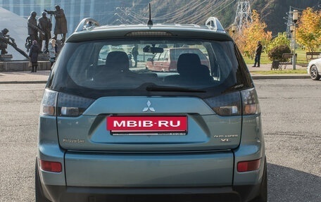 Mitsubishi Outlander III рестайлинг 3, 2008 год, 700 000 рублей, 5 фотография