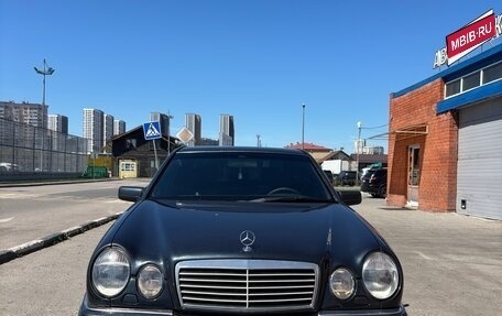 Mercedes-Benz E-Класс, 1997 год, 459 999 рублей, 1 фотография