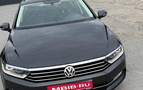 Volkswagen Passat B8 рестайлинг, 2017 год, 1 702 000 рублей, 2 фотография