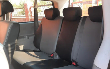 Hyundai H-1 II рестайлинг, 2010 год, 1 600 000 рублей, 7 фотография