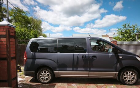 Hyundai H-1 II рестайлинг, 2010 год, 1 600 000 рублей, 3 фотография