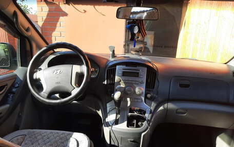 Hyundai H-1 II рестайлинг, 2010 год, 1 600 000 рублей, 6 фотография