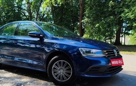 Volkswagen Jetta VI, 2015 год, 905 000 рублей, 2 фотография