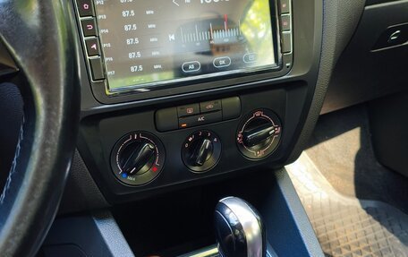 Volkswagen Jetta VI, 2015 год, 905 000 рублей, 7 фотография