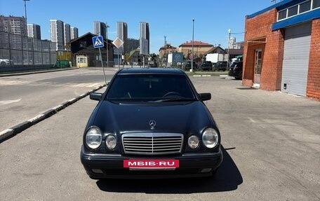 Mercedes-Benz E-Класс, 1997 год, 459 999 рублей, 2 фотография