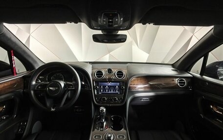 Bentley Bentayga I, 2017 год, 8 900 000 рублей, 13 фотография